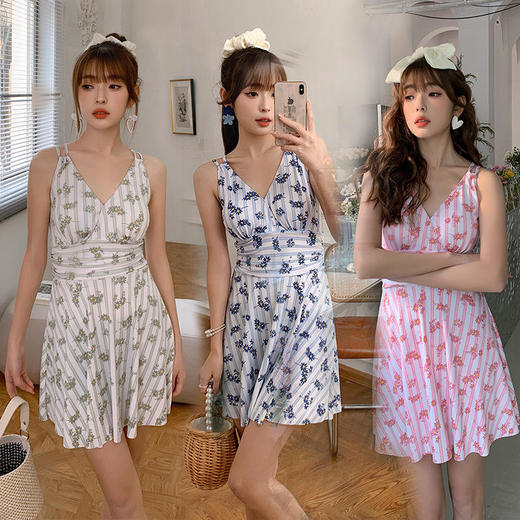 泳衣女式吊带连体专业泳衣新款碎花小清新保守显瘦美背度假温 商品图1