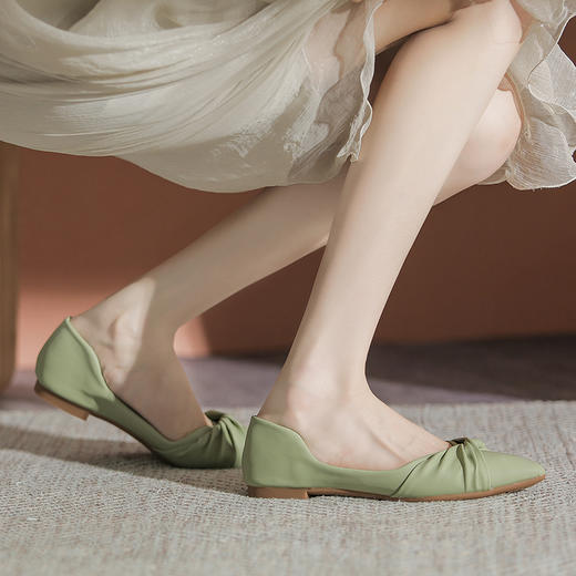 PARDORY   新款透气女鞋 蝴蝶结尖头蛋卷鞋&巴洛克风单鞋&飞织镂空拖鞋&飞织宽面拖鞋，干净，利落，优雅，只一眼，便是浓郁女人味 商品图10