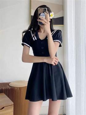 泳衣女连衣裙式两件套专业泳衣学生保守显瘦海军风度假泡温泉