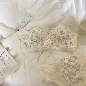 日系甜美蕾丝无肩带无钢圈小胸聚拢上托收副乳上薄下厚内衣套装女
