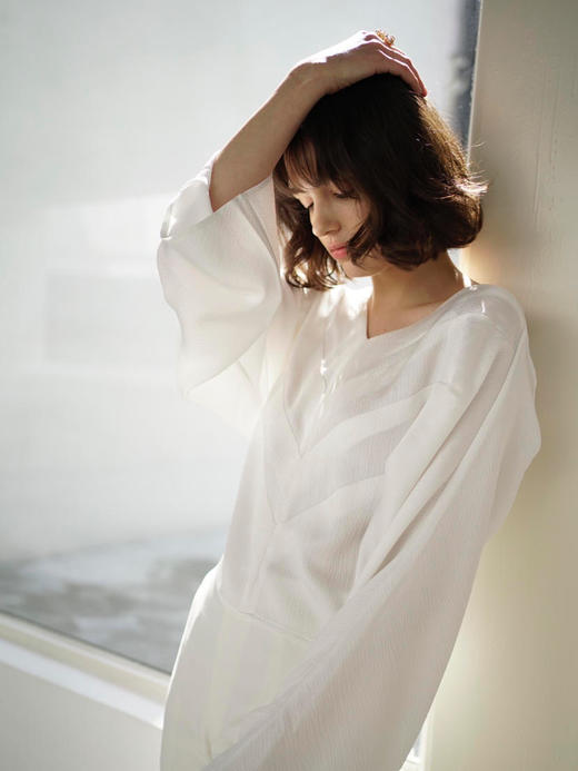 Viktoria Chan | SS22035 June cropped blouse长袖 [衬衫 黑 / 白 / 蓝 ] 商品图6