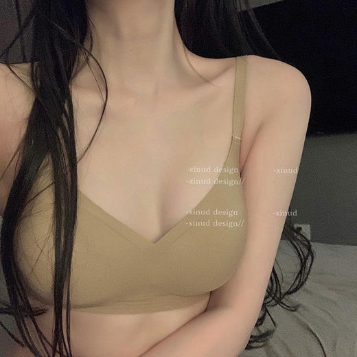 【外扩胸型内衣】黛唯梵高品质裸感舒适透气薄款无钢圈小胸聚拢无痕防下垂调整型运动文胸 商品图0