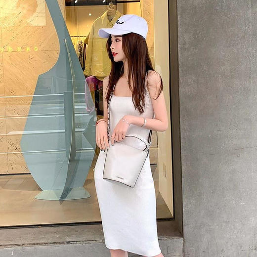 【上身显瘦不要太性感~】黛唯梵爆款吊带背心裙女，2022夏季新款法式性感包臀裙紧身显瘦热卖 商品图1