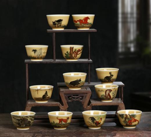 高温老黄釉十二生肖杯 商品图0