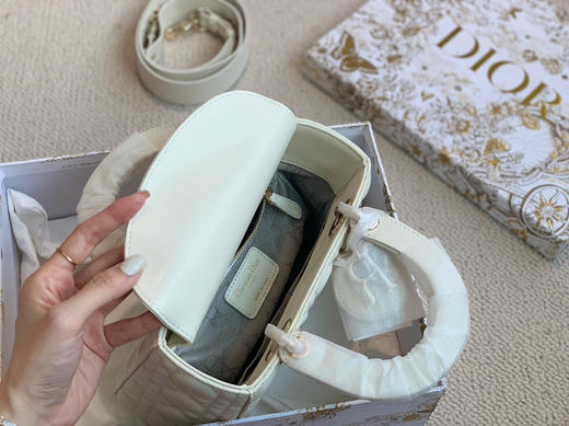 高定四格戴妃 〰️ 白色金扣 商品图8