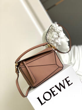 Loe*we Puzzle mini-豆沙粉