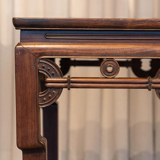 清中期 红木拱璧纹方桌 商品图1