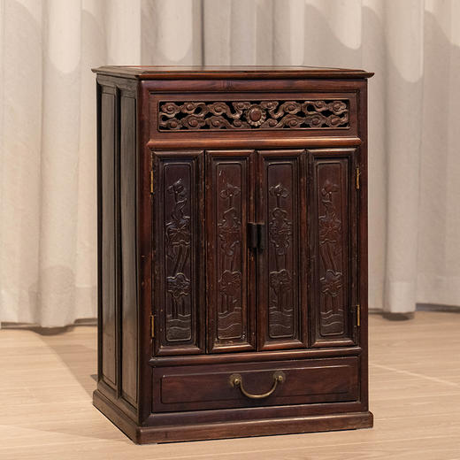 清 红木荷花纹佛龛 商品图0