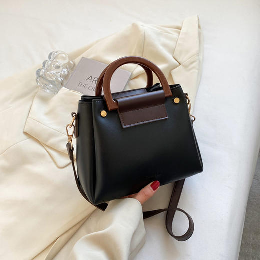 质感包包2022新款潮包包女时尚百搭斜挎包法式小众手提水桶包 商品图2