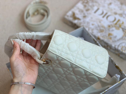 高定四格戴妃 〰️ 白色金扣 商品图5