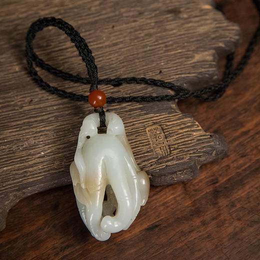 和田玉籽料雕佛手把件 商品图4