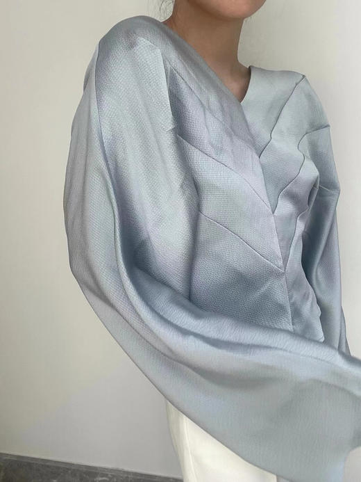 Viktoria Chan | SS22035 June cropped blouse长袖 [衬衫 黑 / 白 / 蓝 ] 商品图1