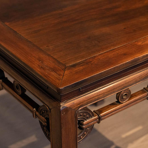 清中期 红木拱璧纹方桌 商品图3