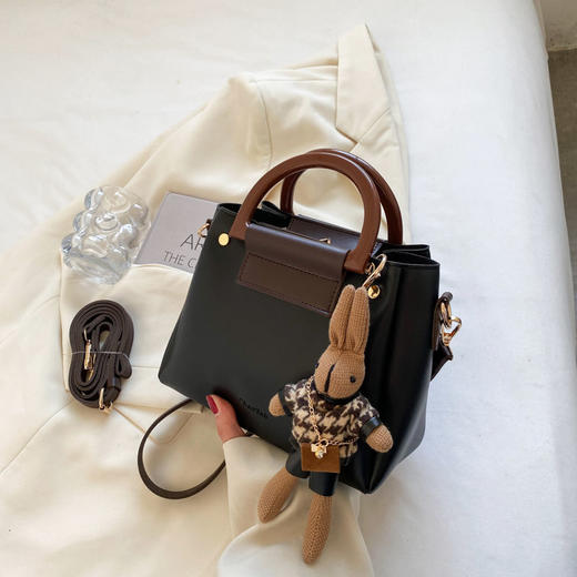质感包包2022新款潮包包女时尚百搭斜挎包法式小众手提水桶包 商品图5