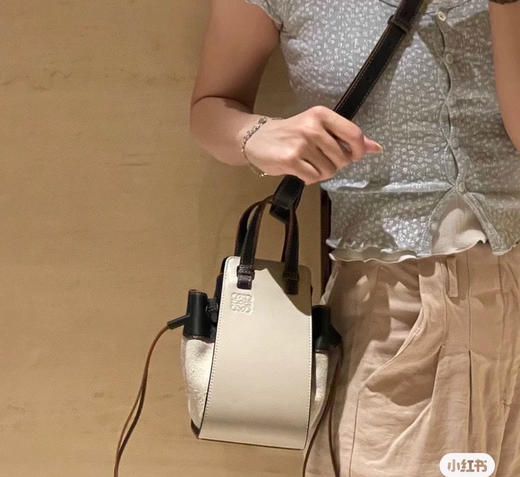 Loe*we🔥Mini 吊床- 米白拼黑色 商品图10