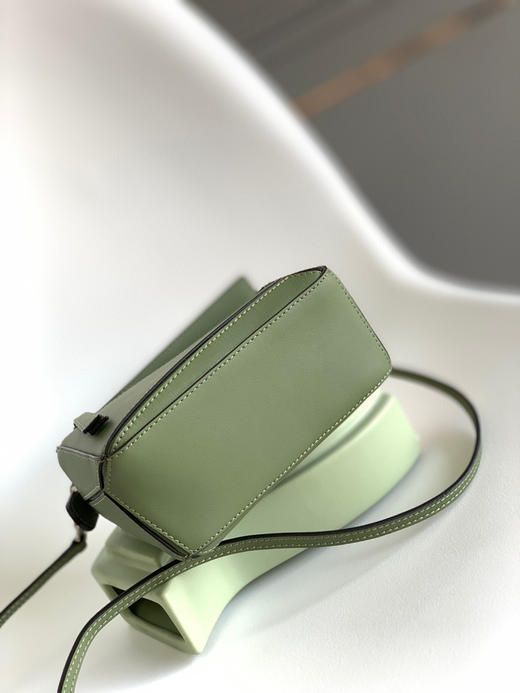 Loe*we Puzzle mini-牛油果绿 商品图5