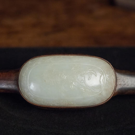 清中期 紫檀三镶白玉花卉纹如意 商品图2