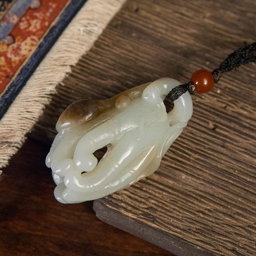 和田玉籽料雕佛手把件 商品图3