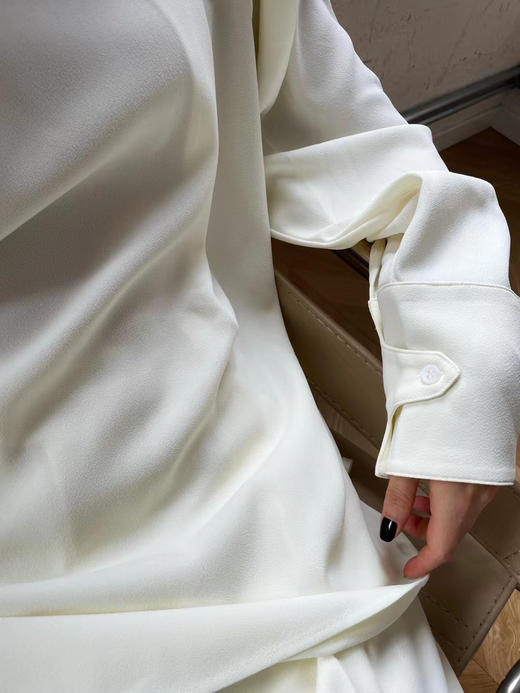Viktoria Chan | SS22005 Rika structured blouse [长袖上衣 浅米 / 黑 ] 商品图1