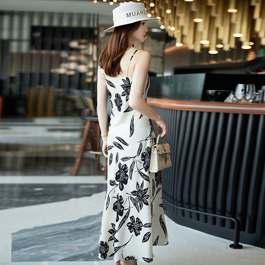 夏季时尚气质长款女士吊带印花连衣裙 MGG-BGF-105 商品图2