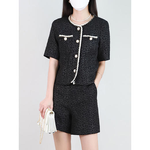 BHS022217517新款时尚气质小香风圆领短袖珍珠扣上衣高腰短裤两件套 商品图1