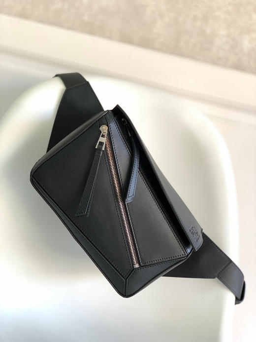 Lo*we🔥新款经典Puzzle 腰包-黑色小号 商品图1