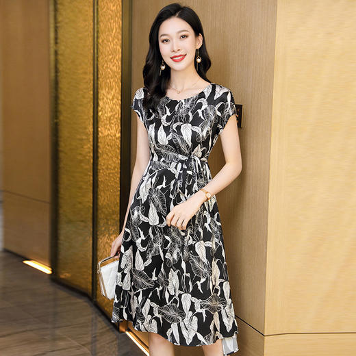 新款夏季，气质显瘦轻熟风时尚印花重磅真丝连衣裙KQN-97999 商品图2
