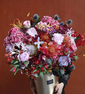 定制版高级鲜花抱抱桶 进口花材