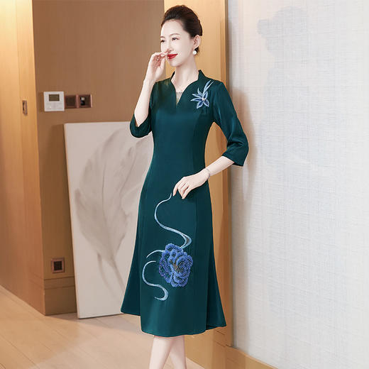 高贵优雅，新款婚宴礼服妈妈装喜婆婆气中长款连衣裙礼服LC-2267 商品图2