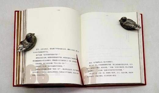 《传奇 张爱玲》，精装，淳子著，上海辞书出版社2020年版，定价100，售价50元，非偏远地区包邮。

淳子秉持一贯的文风，以张爱玲的余韵写张爱玲，从《沉香屑•第一炉香》到《对照记》，从她十八岁做着学 商品图13