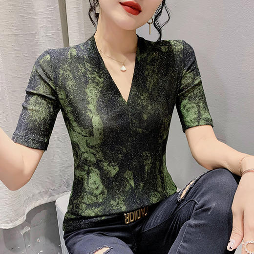2022新款夏款洋气小衫，时髦v领亮丝网纱打底衫T恤 KQL9991 商品图0