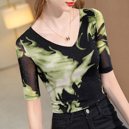 SGFS-T2Q2735新款女装气质v领半袖t恤内搭弹力紧身上衣 商品图0