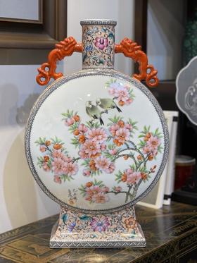 水点桃花抱月瓶