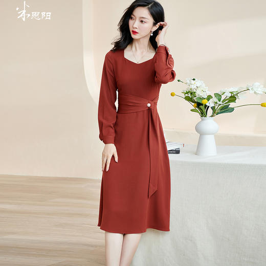 剩S/M 米思阳2026春季新款复古知性优雅方领连衣裙收腰显瘦中长裙2287 商品图0