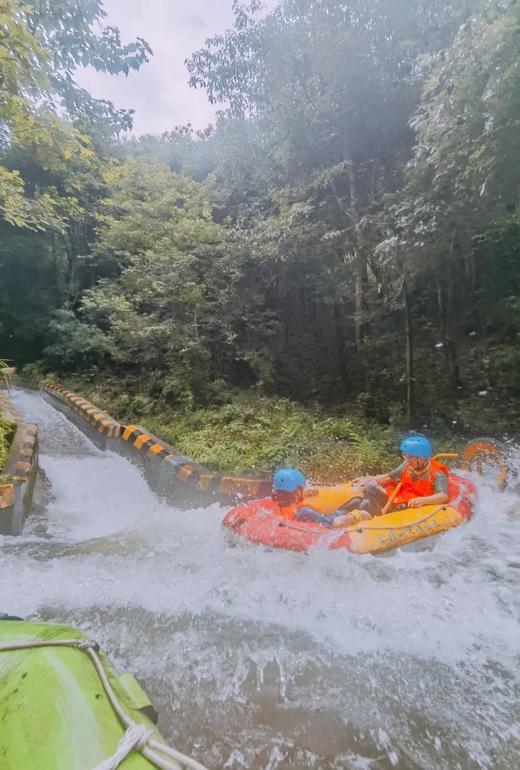 【8.17-9.16 | 共六期】单日漂流溯溪|7-8月入门级清凉水线，一次性漂流穿越峡洞、玻璃水滑道，溯溪打卡竹排、溪上秋千，水枪大战，好评如潮 商品图7