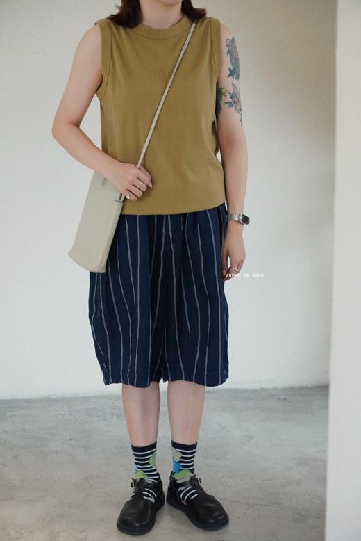 Days卡其白黑背心 商品图1