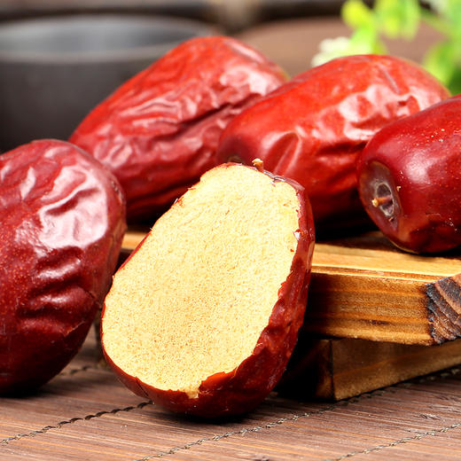 西域美农六星和田大红枣250g*4袋新疆大枣子 商品图3