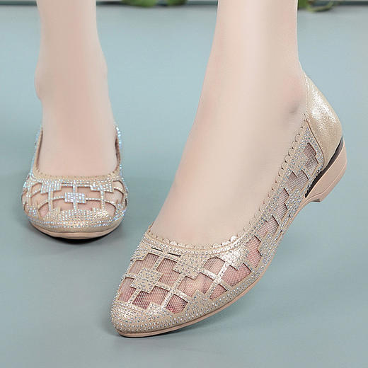 新款女单皮鞋低跟打孔透气凉鞋  KQ-LJ082 商品图4