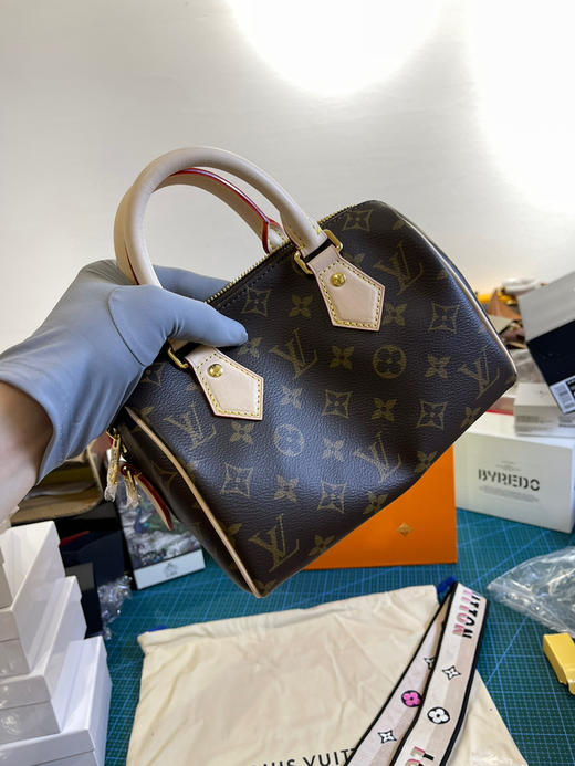 Lv20枕头包（顶级原单） 商品图1