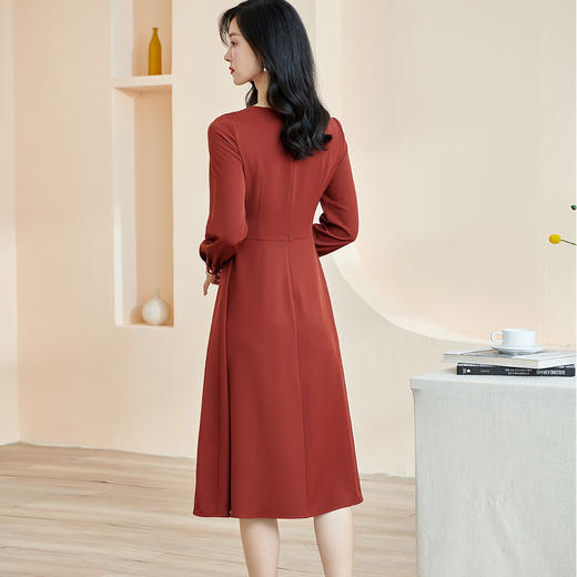 剩S/M 米思阳2026春季新款复古知性优雅方领连衣裙收腰显瘦中长裙2287 商品图2