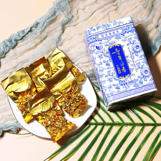 方罐装  三百年留香正宗桐乡胎菊特级正品头采杭白菊花蕾花草茶青花纹罐装50g*2罐 商品图0