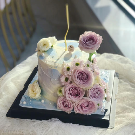 鲜花蛋糕（鲜花根据花店当天花材搭配设计）提前3小时预定 商品图0