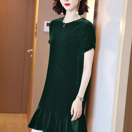 丁摩 圆领进口金丝绒连衣裙女荷叶边下摆简约优雅气质A字裙子Q122050 商品图2