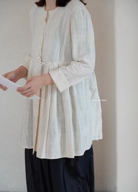 Khadi &Co米色上衣