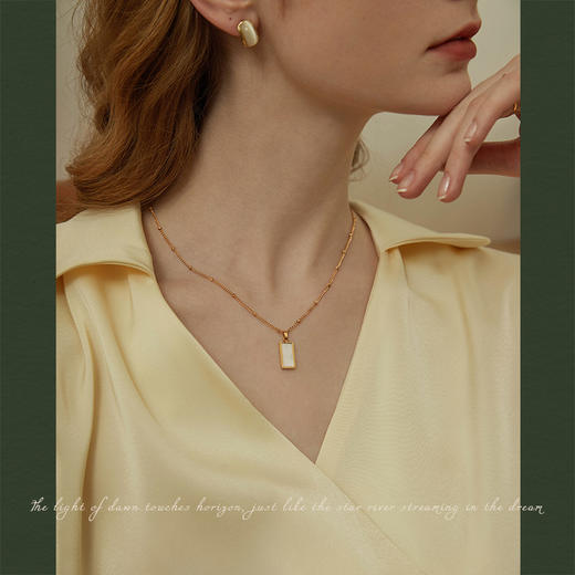 Oflye潮流饰品 钛钢项链女珍珠母贝几何吊坠独特锁骨链高质感装饰品 商品图2