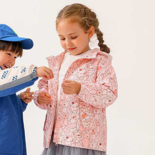 商场同款棉果果秋季新款女童科技面料摇粒绒内里粉嫩满印可爱保暖冲锋衣连帽外套M322100322463 商品图0