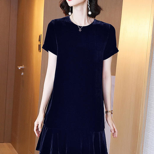 丁摩 圆领进口金丝绒连衣裙女荷叶边下摆简约优雅气质A字裙子Q122050 商品图6