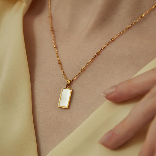 Oflye潮流饰品 钛钢项链女珍珠母贝几何吊坠独特锁骨链高质感装饰品 商品图0