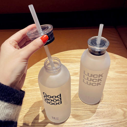 【一杯两用，随意切换】新款大容量高颜值防摔ins塑料吸管水杯子，简约小众茶杯七夕情人节 商品图5