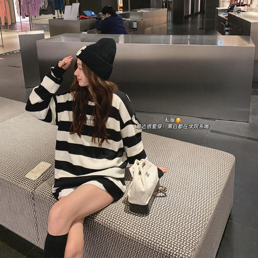 金蘑菇菇【back to school开学季】黑白学院系洋气针织开衫，小条纹款就是有2个洞不是破哦~ 商品图2